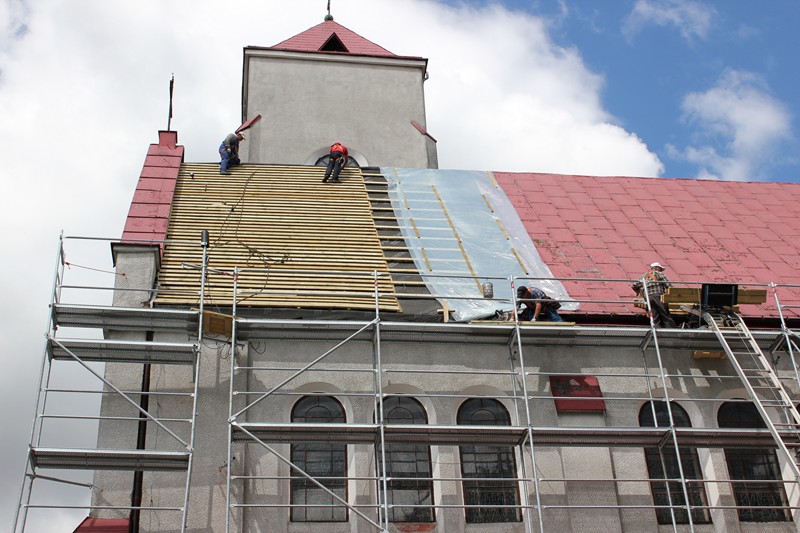 Remont dachu kościelnego - sezon I
